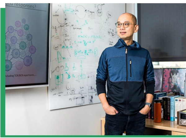 Насколько я здоров? Мой иммунитет знает, что делать. 2 Джон Цанг в своем офисе