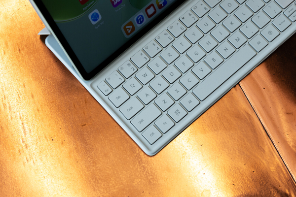 Обновленный планшет-ноутбук: в&nbsp;России начались продажи MatePad 12&nbsp;X с&nbsp;Алисой Про