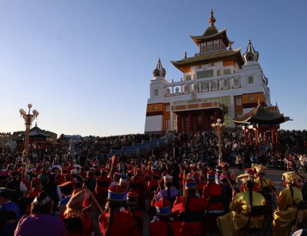 III Международный буддийский форум в Элисте объединил более 7 тысяч человек из 35 стран мира 2 c85e585fc182a3d3e34fca84befe4672.png