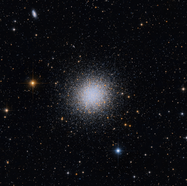 M13 — Большое шаровое звёздное скопление в Геркулесе 5 e7622672707834b2a3f934203bc0fdc2.jpg