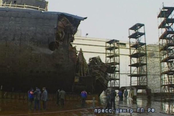 &laquo;Протянем еще не более суток&raquo;: скрывают ли записки с&nbsp;&laquo;Курска&raquo; тайну гибели подлодки?