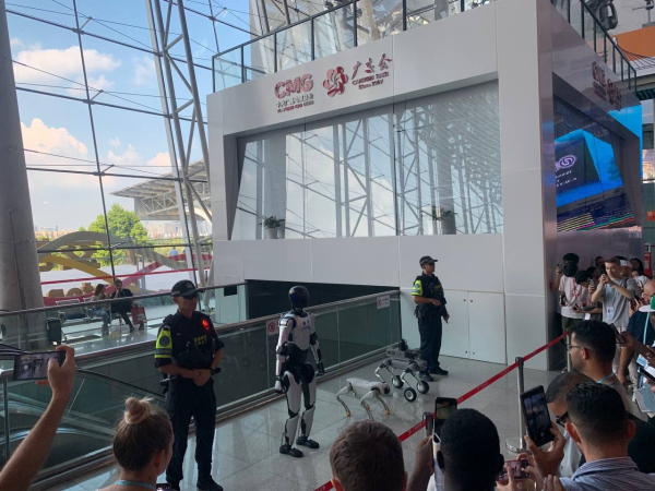 Наш человек на конференции в Китае Наш человек на конференции в Китае