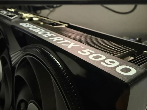 Крайне везучему пользователю удалось купить GeForce RTX 5090 за $1400 Крайне везучему пользователю удалось купить GeForce RTX 5090 за $1400