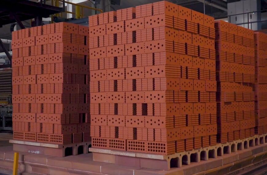 На Урале разработали «умные» кирпичи для холодного климата