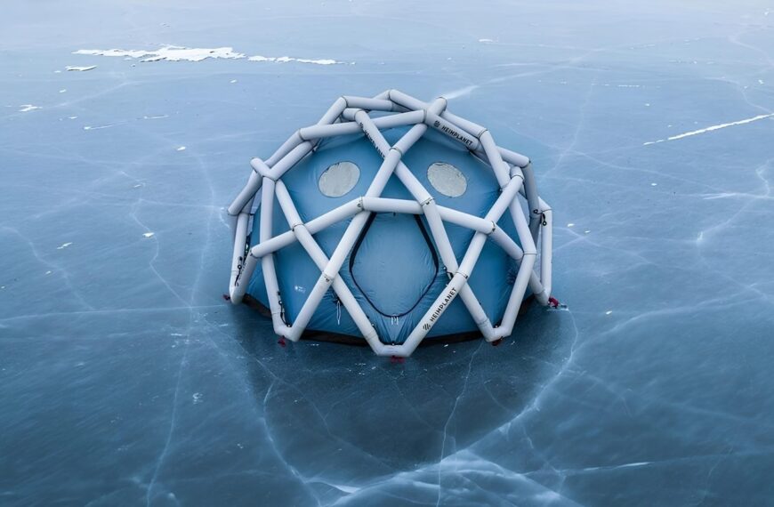 Палатка Mavericks выдерживает порывы ветра&hellip;