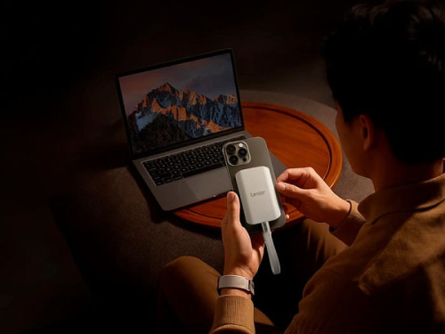 Портативный накопитель Lexar ES5 с MagSafe работает со&hellip;