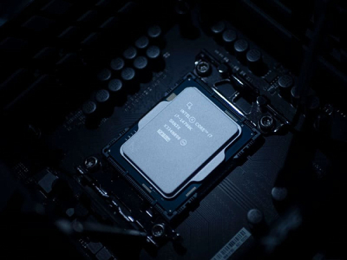 Производственных мощностей Intel 7/10 недостаточно для удовлетворения спроса