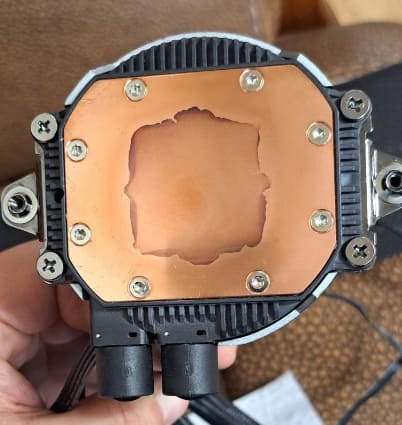 Термопаста AMeCh SGT-4 уничтожает радиаторы и крышечки процессоров Термопаста AMeCh SGT-4 уничтожает радиаторы и крышечки процессоров