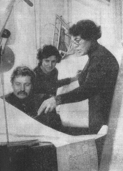 Инженеры «Горьковметропроекта» обсуждают вынос коммуникаций