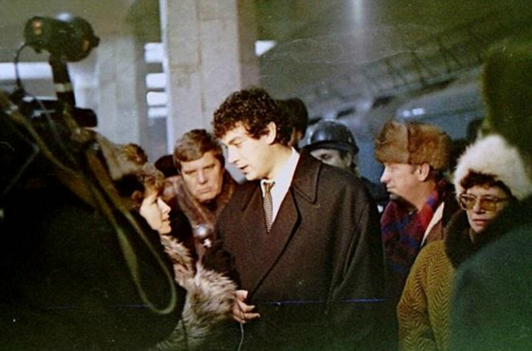 Губернатор Нижегородской области Борис Немцов на открытии Бурнаковской. Источник