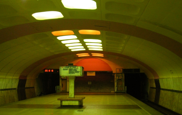 Классика нижегородского метро на Канавинской: интервальные часы дошли до десяти минут и погасли. Тогда, видимо, ещё какой-то сбой был — я поезда чуть ли не полчаса прождал