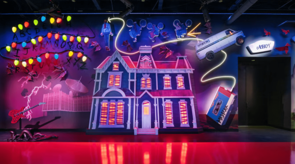 Фото: первый развлекательный «дом» Netflix по мотивам «Уэнздей», «Игры в кальмара» и других проектов 3 Источник: Kat Kendon / Netflix / Independent