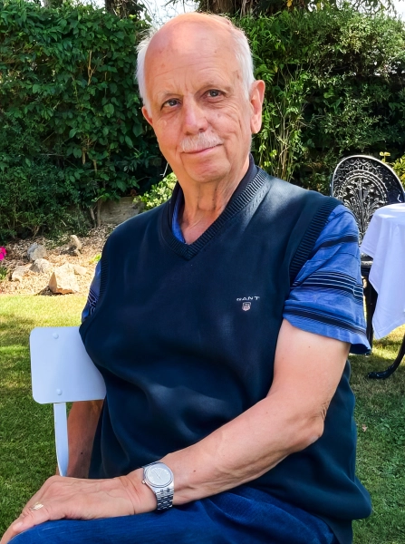 Старая «призрачная» теория квантовой гравитации возвращается 3 Портрет мужчины с белыми усами.