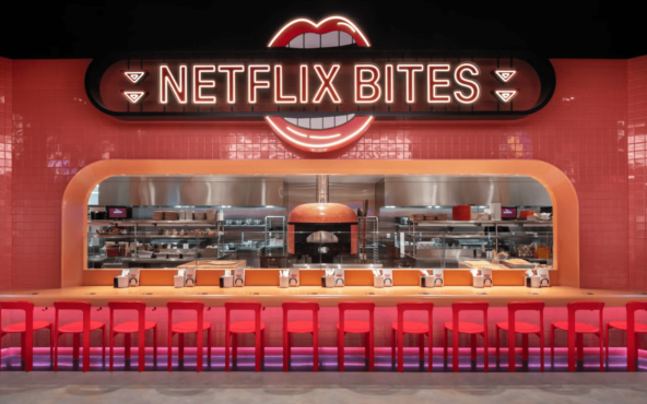 Фото: первый развлекательный «дом» Netflix по мотивам «Уэнздей», «Игры в кальмара» и других проектов 6 Источник: Kat Kendon / Netflix / Independent