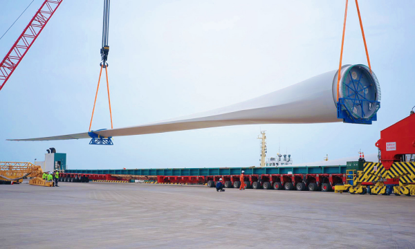 Немного цифр: при средней скорости 10 м/с (а на такой высоте в море это — не что-то уникальное) одна установка способна вырабатывать 100 млн кВт*ч электроэнергии. Это — годовая потребность 55 000 домохозяйств, при сокращении выбросов CO2 на 80 000 тонн в год