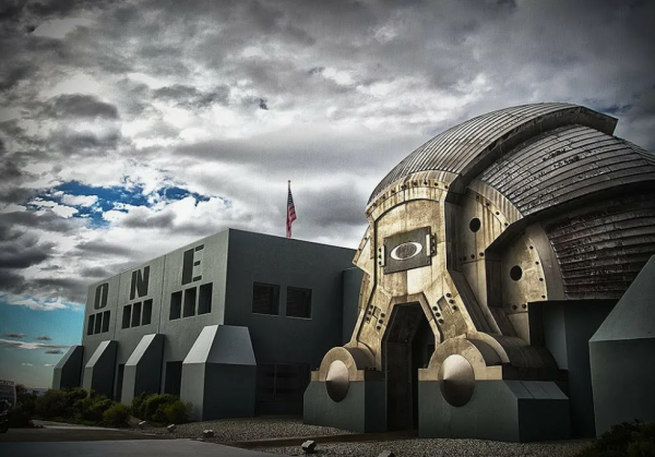 One Icon HQ: как выглядит офис, транслирующий философию «цель превыше разума» 2 4844c879cc6b7a0adf99ba230566e4eb.png