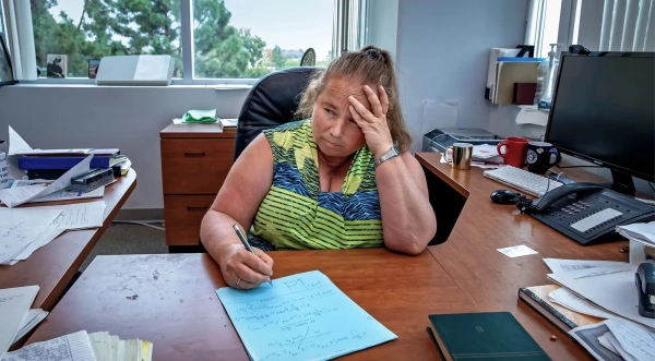 Доказательство «10 Мартини» связывает квантовую механику с бесконечно сложными математическими структурами 7 Светлана Житомирская посвятила десятилетия изучению тонких закономерностей, возникающих в квантовом поведении электронов.