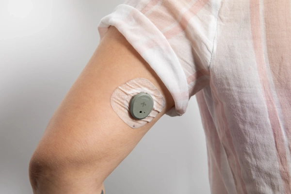 Крупный план Dexcom Stelo CGM