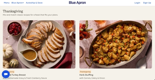 Веб-страница Blue Apron, на которой слева изображена тарелка с ломтиками индейки, а справа — тарелка с травяной начинкой.
