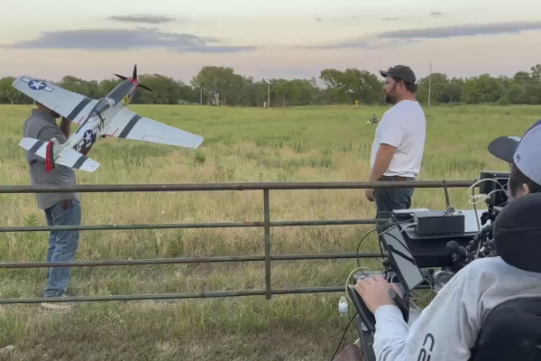 Парализованный с чипом Илона Маска научился управлять дроном силой&hellip;