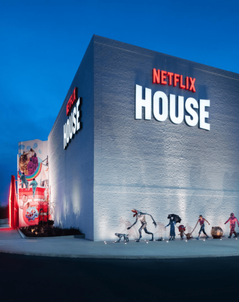 Фото: первый развлекательный «дом» Netflix по мотивам «Уэнздей», «Игры в кальмара» и других проектов 8 Источник: Kat Kendon / Netflix / AOL