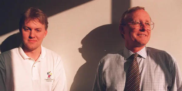 Основатели Netscape: программист Марк Андрессен и Джеймс Кларк (сооснователь Silicon Graphics) Основатели Netscape: программист Марк Андрессен и Джеймс Кларк (сооснователь Silicon Graphics)