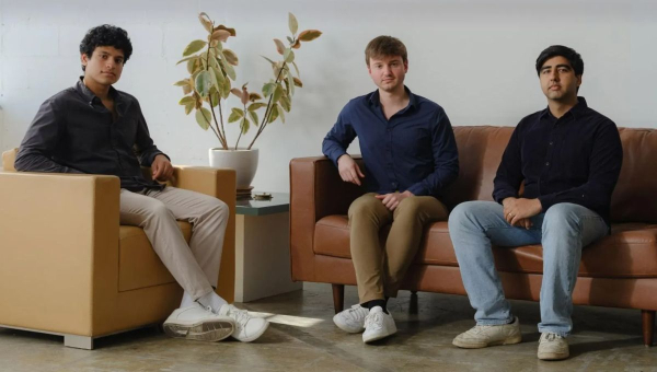 Парни, запоминаем современный стайл миллиардеров – в принципе, при небольших усилиях нетрудно будет скопировать их лук и фит…