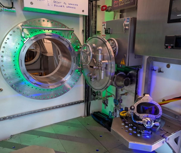 Подводная среда обитания человека «Вангард», вид снаружи.