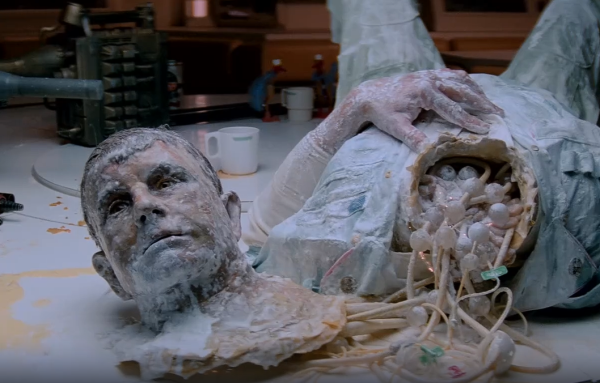 Сексуальный подтекст андроида Эша или как Бильбо Бэггинс попал в фильм непонятной категории 12 df468565f072f75a6293ec8bfa2a18ae