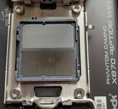 Материнская плата от ASRock сжигает ещё один процессор AMD Ryzen 7 7800X3D Материнская плата от ASRock сжигает ещё один процессор AMD Ryzen 7 7800X3D