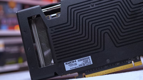 Производительность Radeon RX 9060 на 14% меньше RX 9060 XT, но и стоит она на 15% дешевле Производительность Radeon RX 9060 на 14% меньше RX 9060 XT, но и стоит она на 15% дешевле