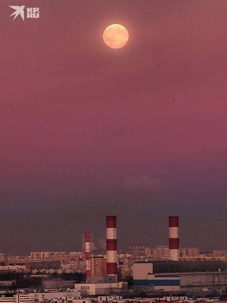 Прошло редкое красное суперлуние над Россией 1 Прошло редкое красное суперлуние над Россией