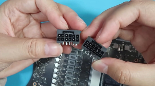 Ремонтники меняют сгоревшие разъёмы 12V-2x6 на версию с утолщёнными контактами