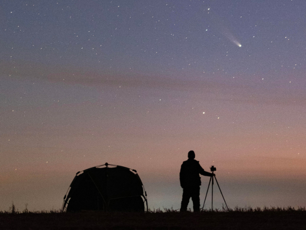 Вернется к нам через тысячу лет: ученый рассказал как увидеть ярчайшую комету года 3 vernetsja-k-nam-cherez-tysjachu-let-uchenyj-rasskazal-kak-uvidet-jarchajshuju-kometu-goda-532bc72.jpg