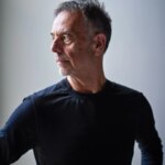 Познакомьтесь с человеком, выслеживающим шпионов в вашем смартфоне.