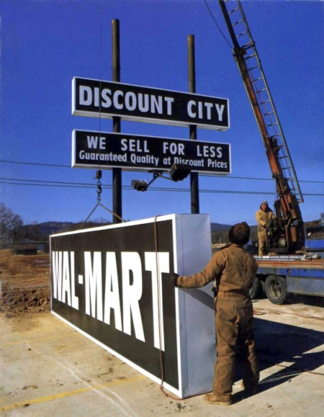 Как деревенщина построил торговую империю — история Walmart