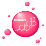 Эстроген: химическая структура гормона на розовом фоне с пузырьками.