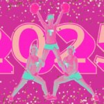Чирлидеры на фоне цифр 2025, розовый фон с блестками.