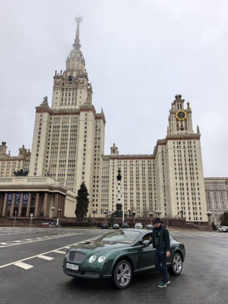 Сравниваем несравнимое : тяжелый советский люкс в такси - ГАЗ-24, и современное бизнес-такси Hongqi H5..