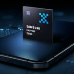 Процессор Samsung Exynos 2600 на фоне смартфона, технология 5G.