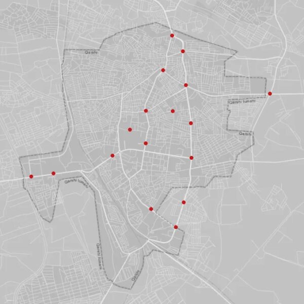 Карта южного города Карши в Узбекистане, на которой красными точками отмечено расположение устройств считывания номерных знаков по всему городу.