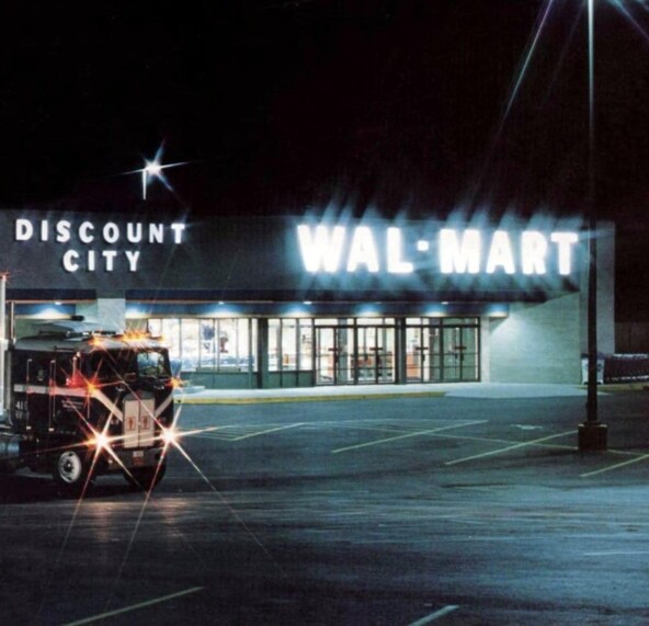 Как деревенщина построил торговую империю — история Walmart