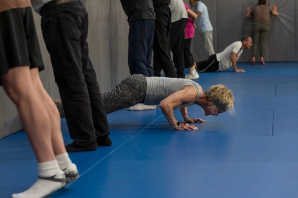 Эми Линдберг в спортзале