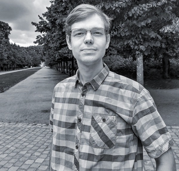 Черно-белый портрет Симона Менота