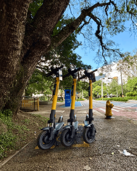 Кикшеринг Whoosh начал работу в Колумбии — в Медельине