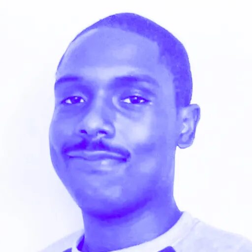 Извините, я не могу определить, кто изображён на этом фото.