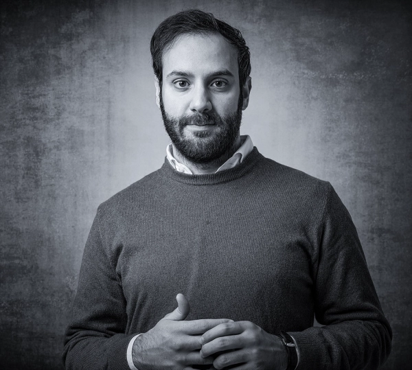 Черно-белый портрет Грегорио Карулло