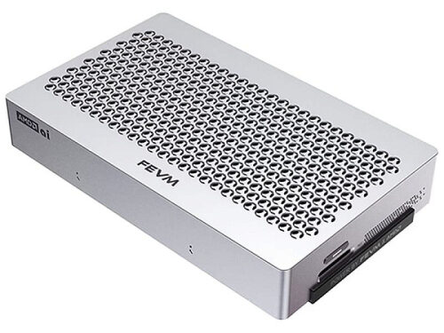 Жесткий диск в металлическом корпусе с вентиляционными отверстиями и интерфейсом подключения.