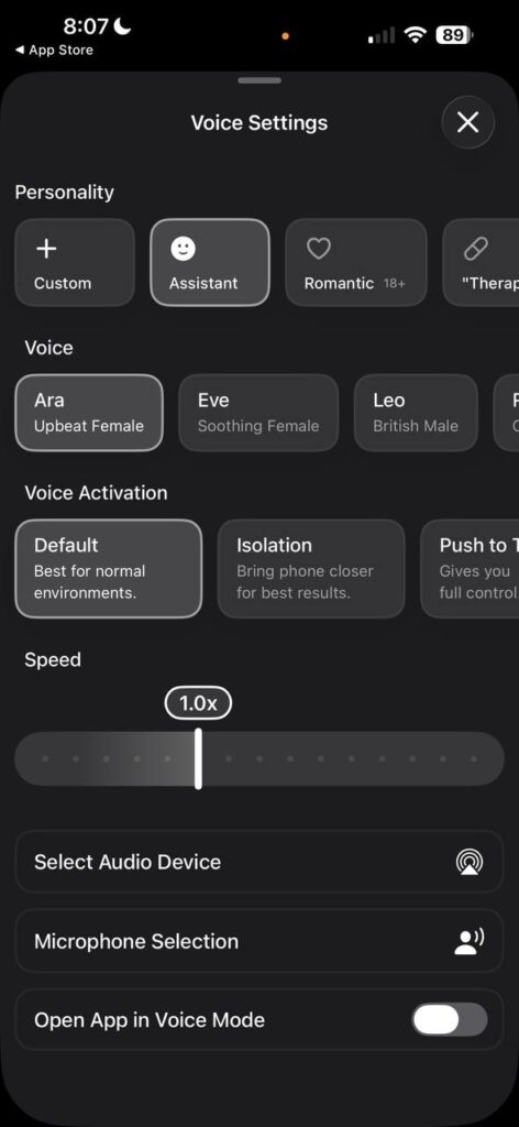 Настройки голосового ассистента на iPhone экран. Выбор голоса и режимов активации.
