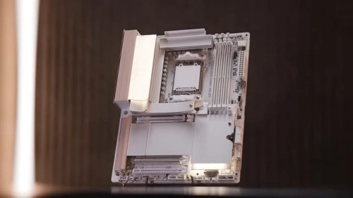 GIGABYTE выпустила материнскую плату X870E AERO X3D WOOD с деревянными вставками GIGABYTE выпустила материнскую плату X870E AERO X3D WOOD с деревянными вставками